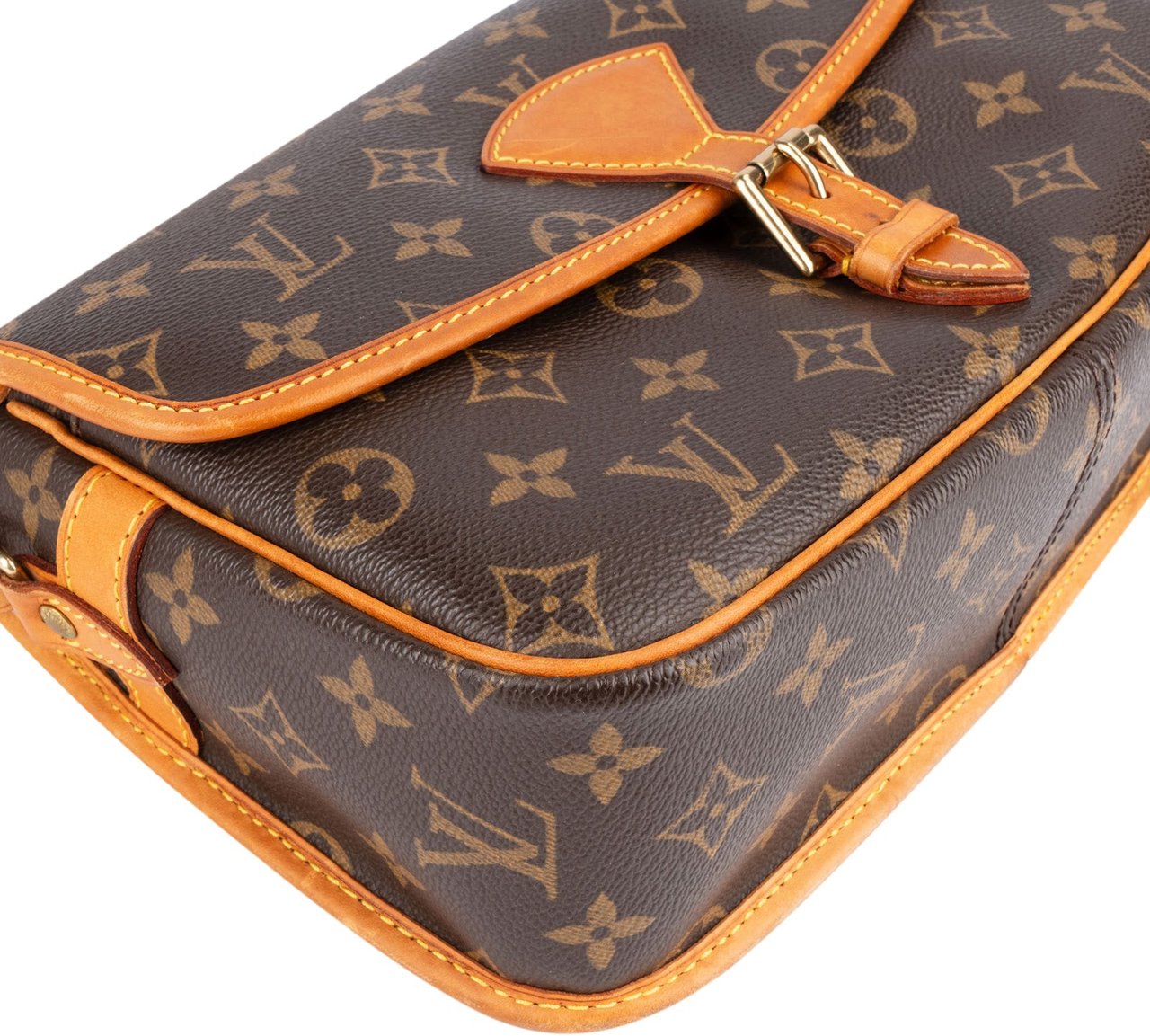 Louis Vuitton Louis Vuitton Monogram Canvas Sologne Crossbody Bag Bruin