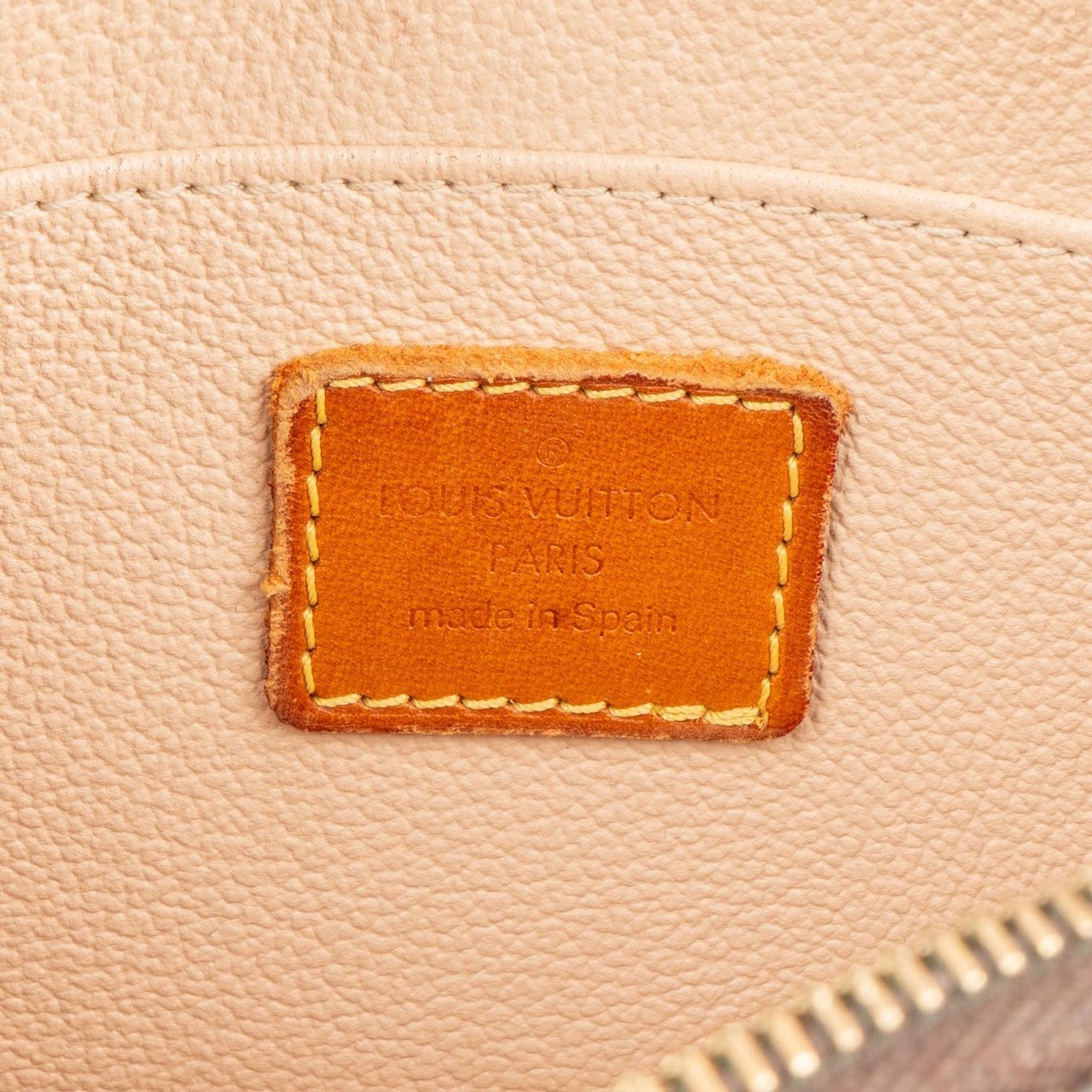 Louis Vuitton Louis Vuitton Monogram Canvas Cosmetiques Pouch Bruin