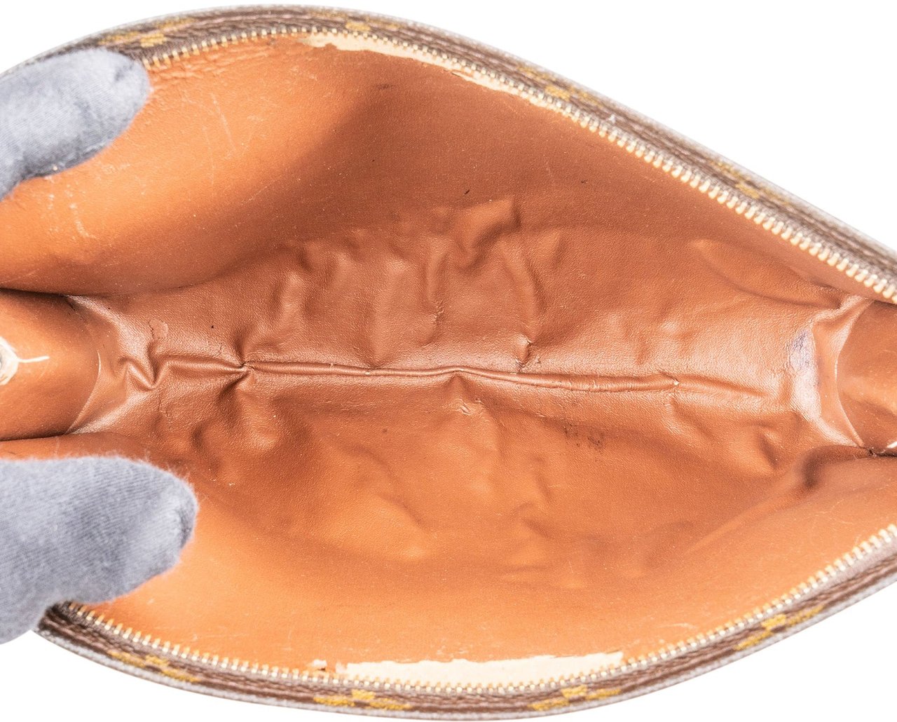 Louis Vuitton Louis Vuitton Monogram Canvas Poche Toilette 25 Clutch Bruin