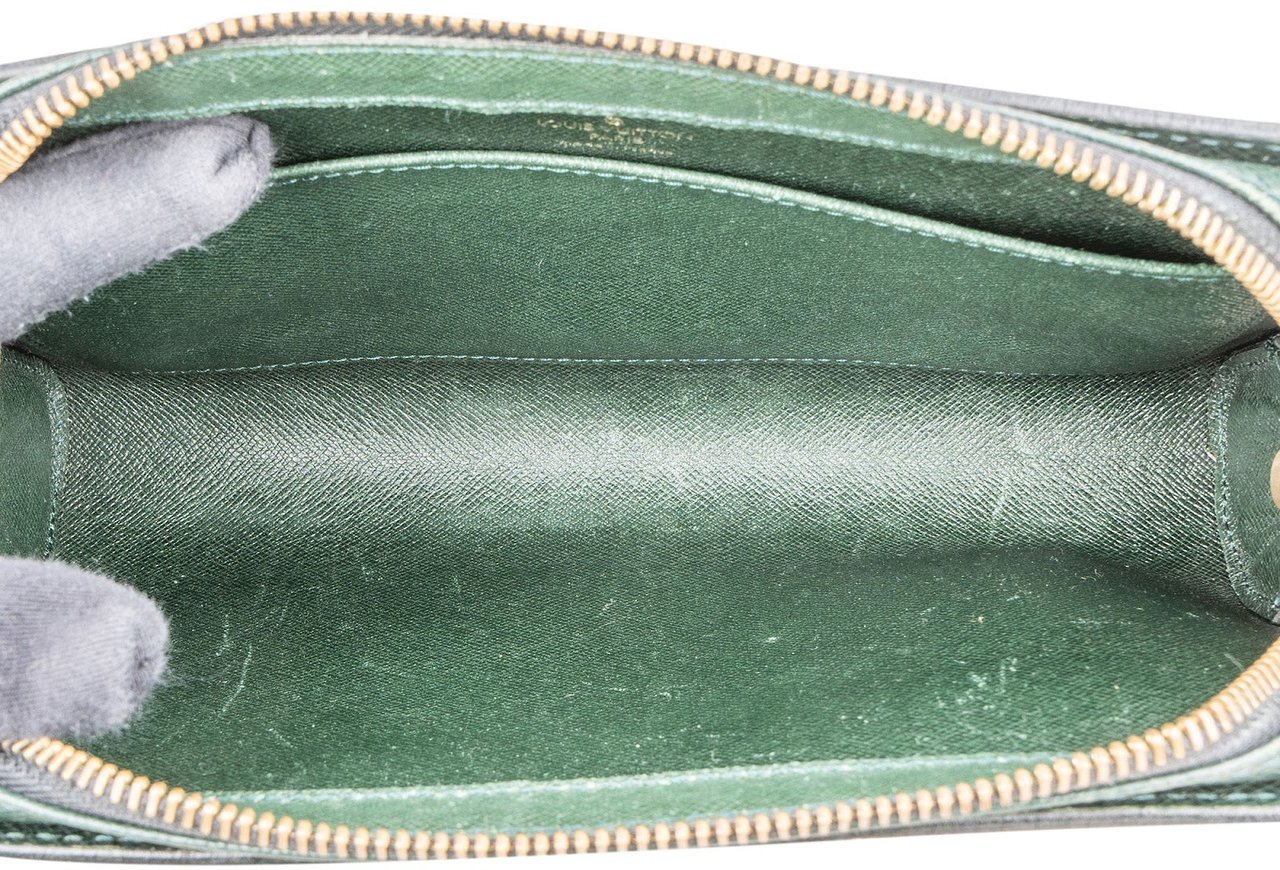 Louis Vuitton Louis Vuitton Green Taiga Leather Pochette Homme Clutch Groen