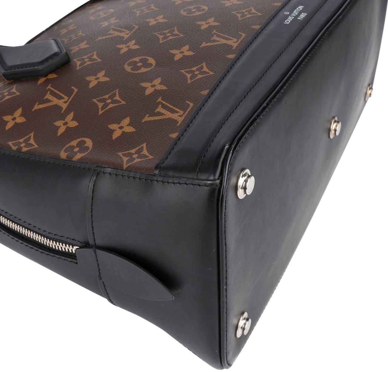 Louis Vuitton Louis Vuitton Monogram Canvas Dora MM Handbag Bruin