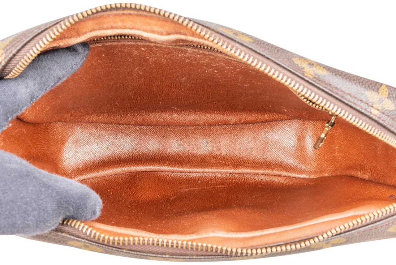 Louis Vuitton Louis Vuitton Monogram Canvas Jeune Fille GM Crossbody Bag Bruin