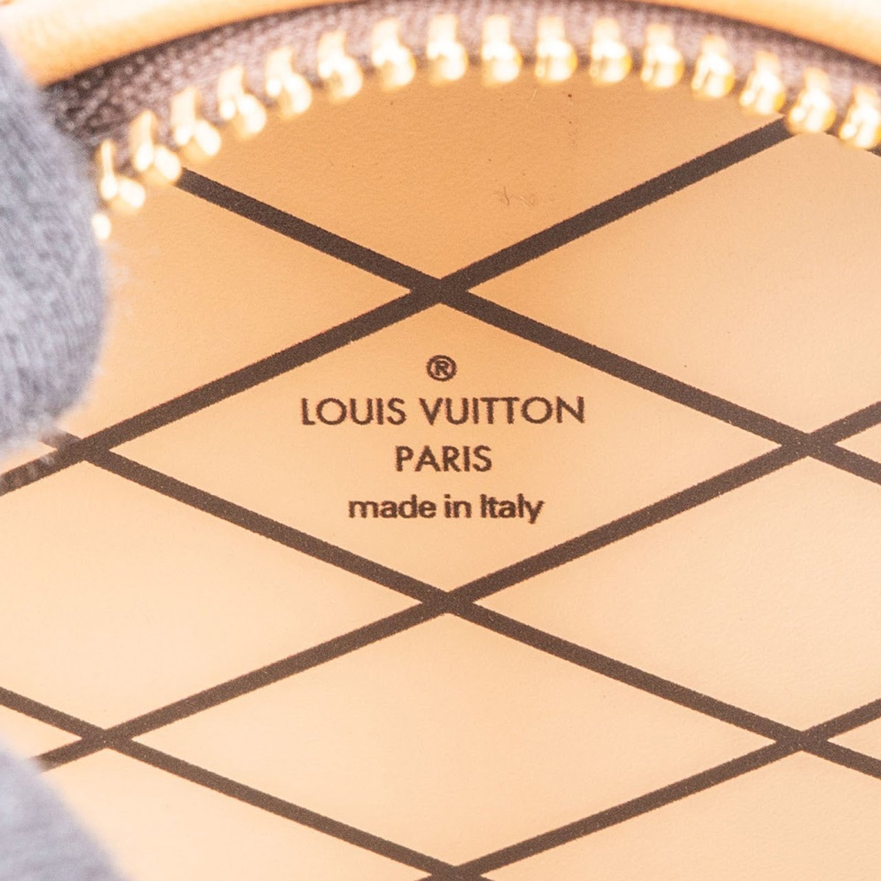 Louis Vuitton Louis Vuitton Monogram Canvas Mini Boite Chapeau Crossbody Bag Bruin