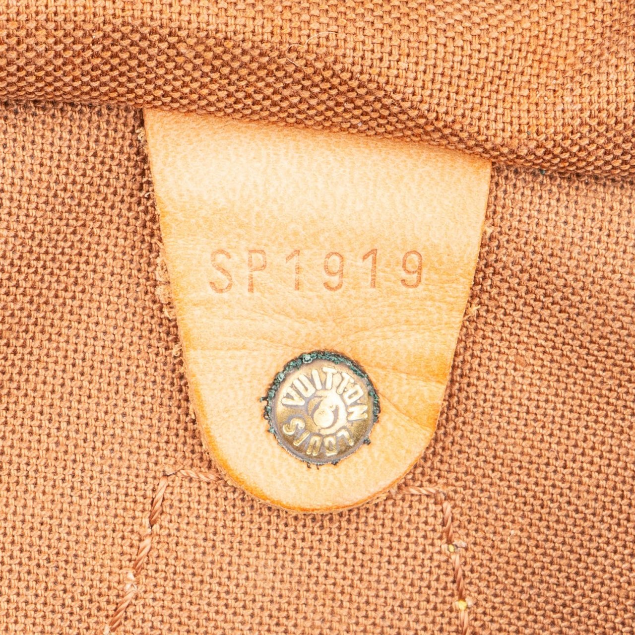 Louis Vuitton Louis Vuitton Monogram Canvas Speedy 30 Handbag Bruin