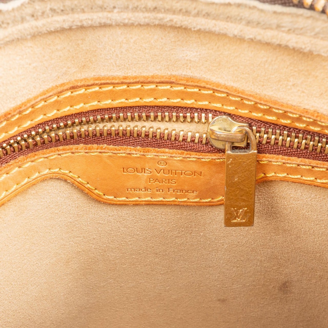 Louis Vuitton Louis Vuitton Monogram Canvas Looping MM Shoulder Bag Bruin