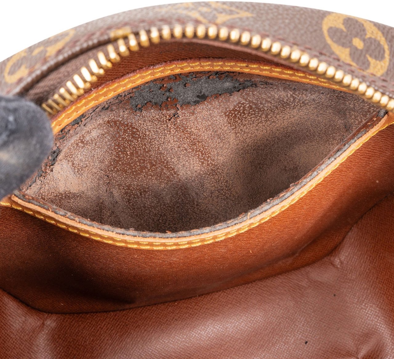 Louis Vuitton Louis Vuitton Monogram Canvas Blois Crossbody Bag Bruin