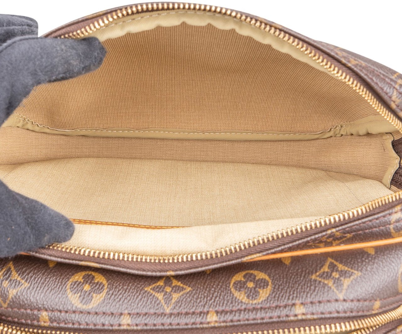 Louis Vuitton Louis Vuitton Monogram Canvas Reporter PM Crossbody Bag Bruin