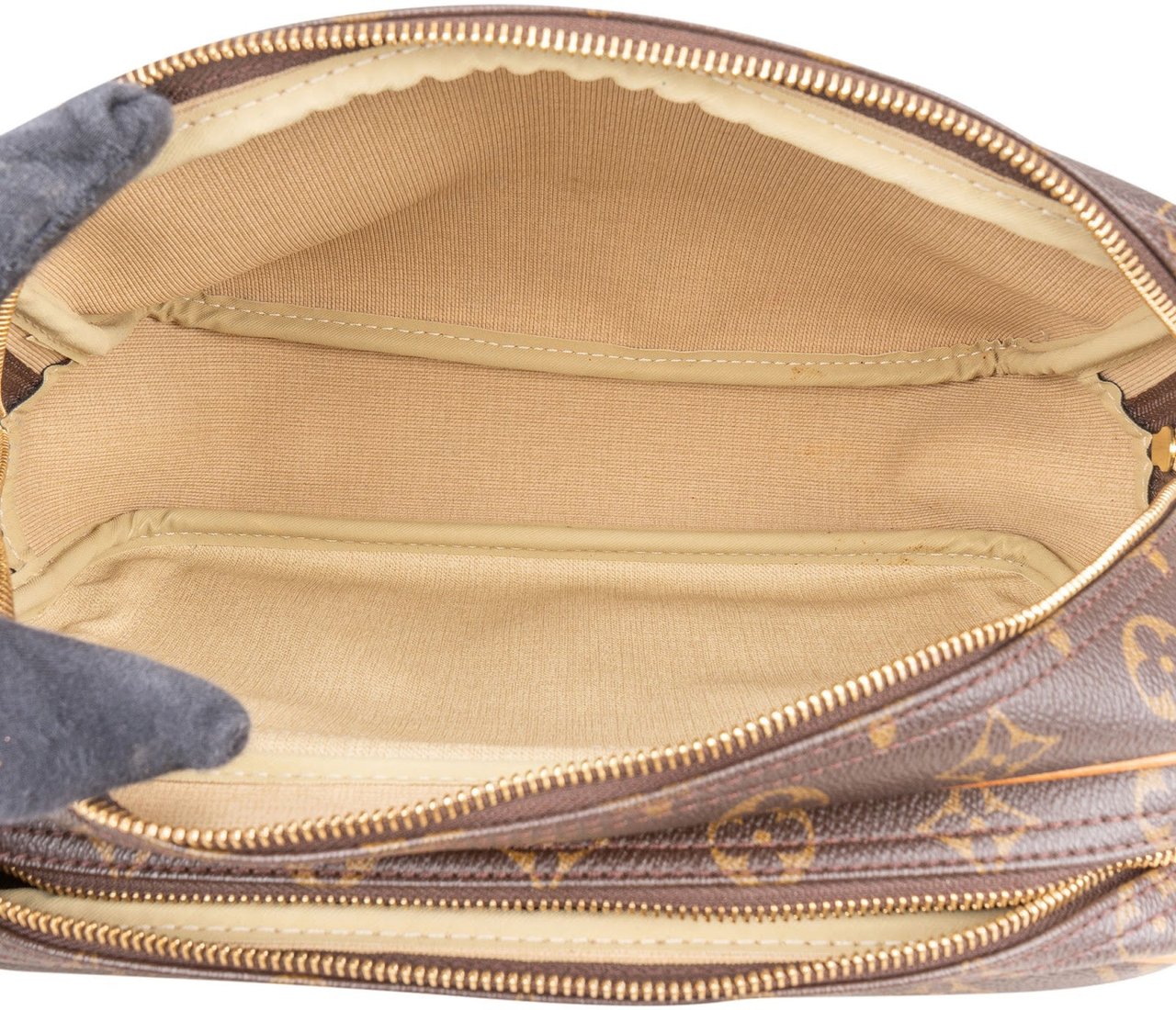 Louis Vuitton Louis Vuitton Monogram Canvas Reporter PM Crossbody Bag Bruin