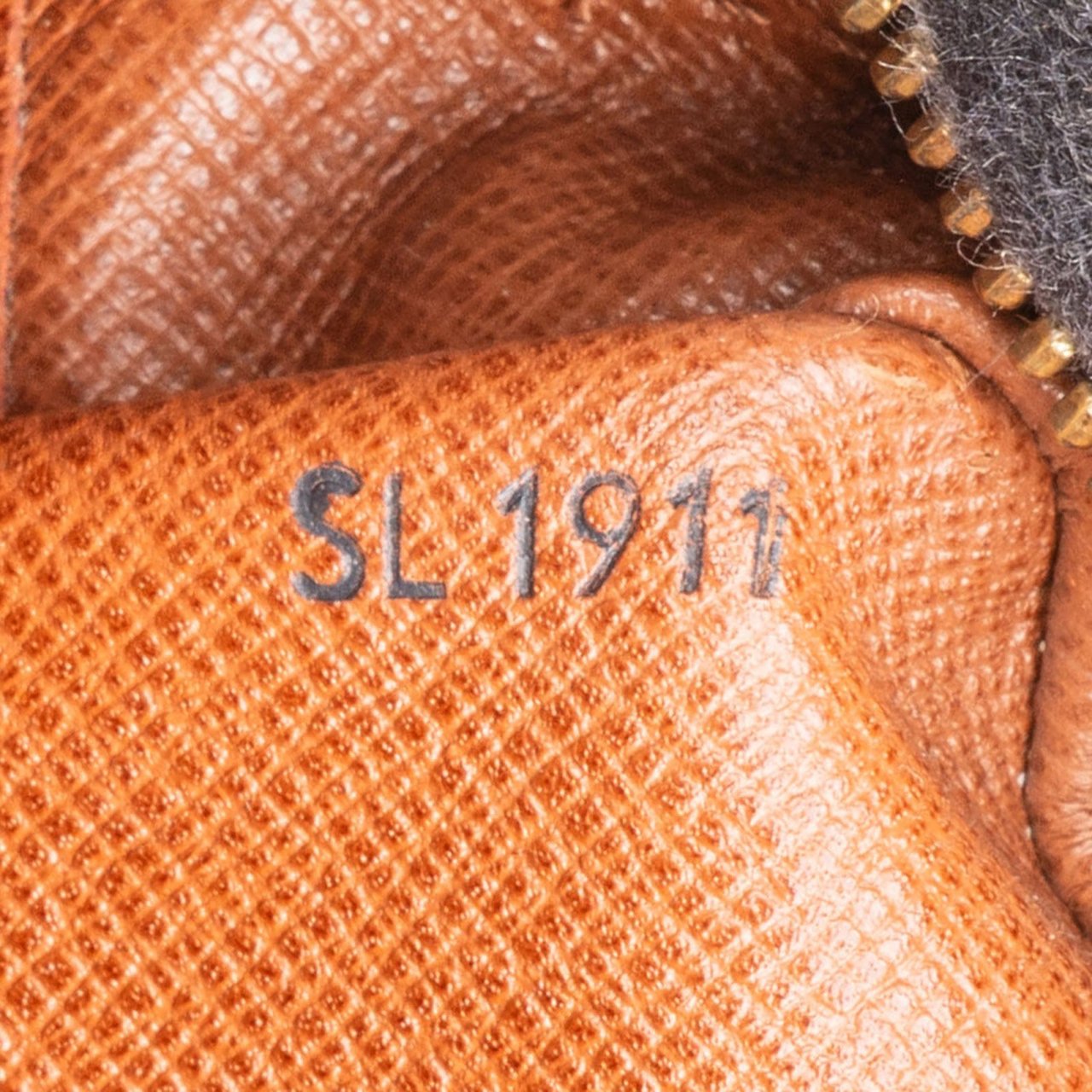 Louis Vuitton Louis Vuitton Monogram Canvas Compiegne 28 Clutch Bruin