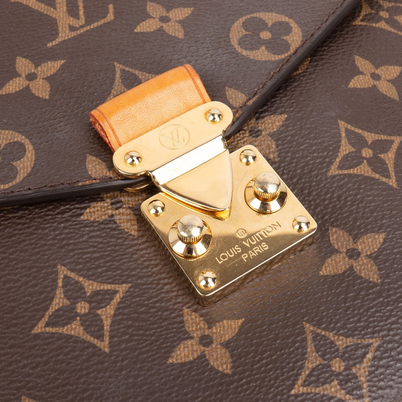 Louis Vuitton Louis Vuitton Monogram Canvas Pochette Métis Crossbody Bag Bruin