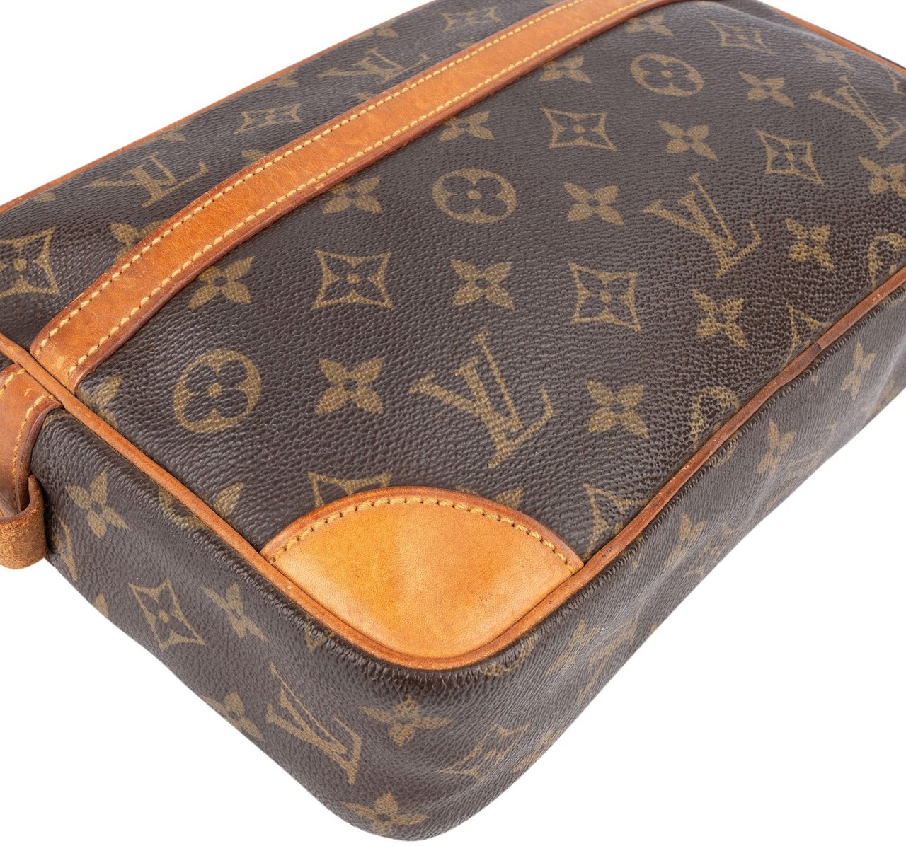 Louis Vuitton Louis Vuitton Canvas Monogram Compiegne 28 Clutch Bruin