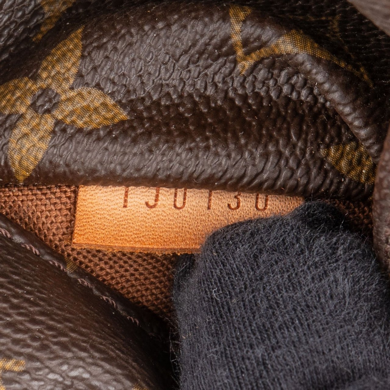 Louis Vuitton Louis Vuitton Monogram Canvas Totally GM Shoulder Bag Bruin