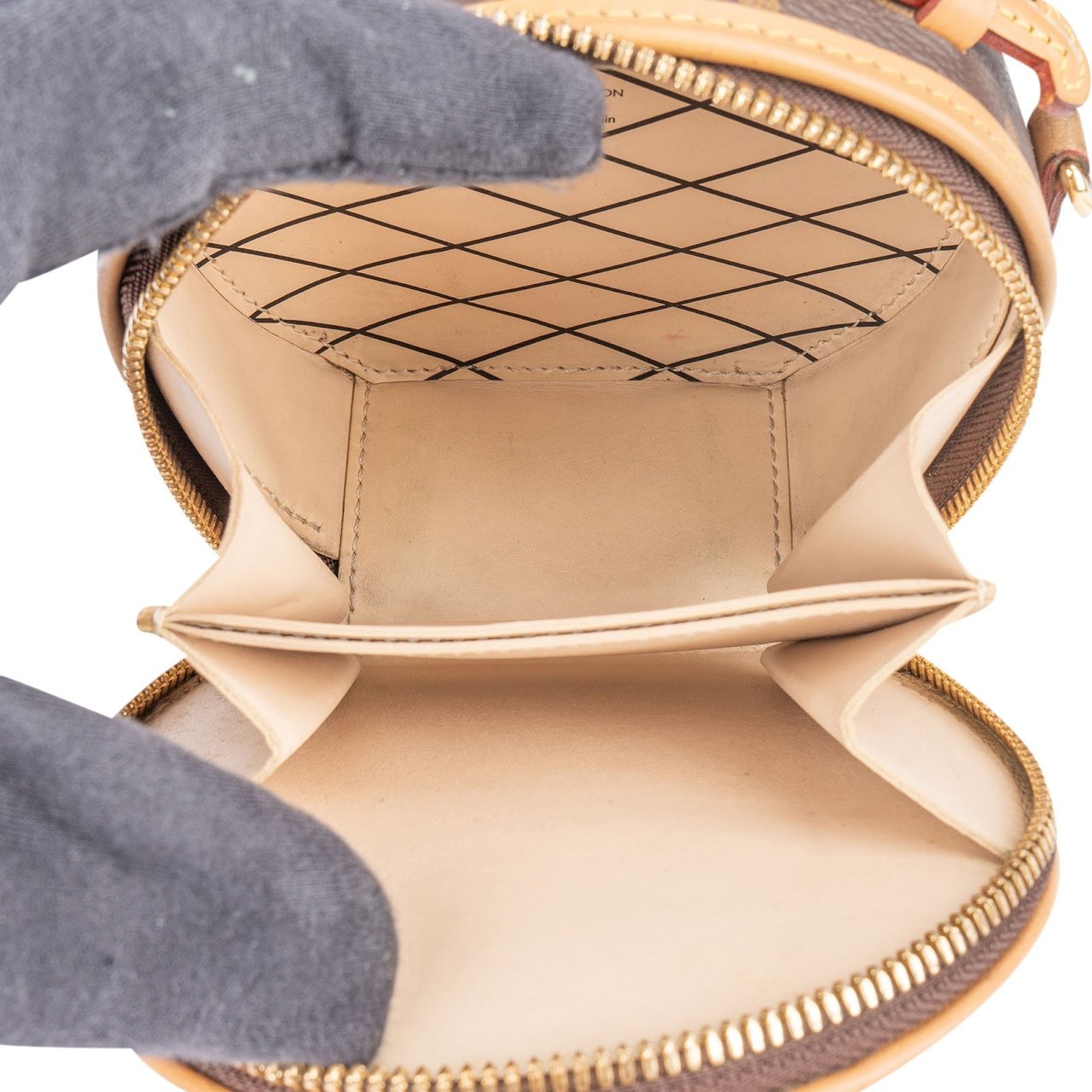 Louis Vuitton Louis Vuitton Monogram Canvas Boite Chapeau Souple Mini Crossbody Bag Bruin