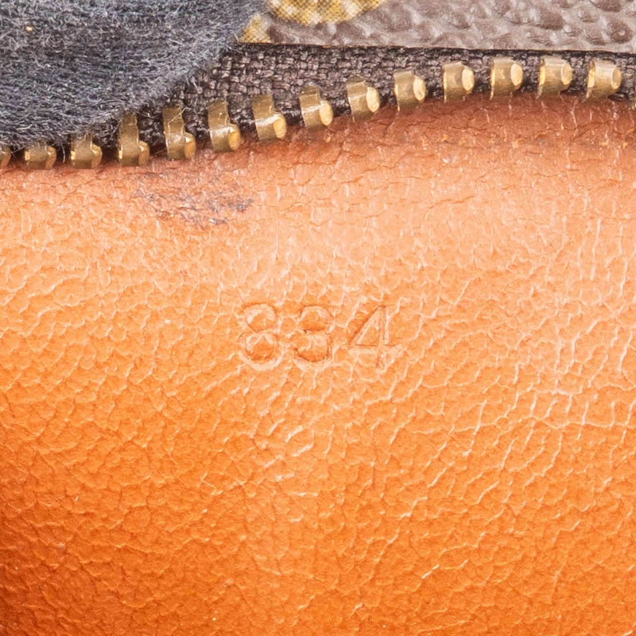 Louis Vuitton Louis Vuitton Monogram Canvas Poche Toilette 25 Clutch Bruin