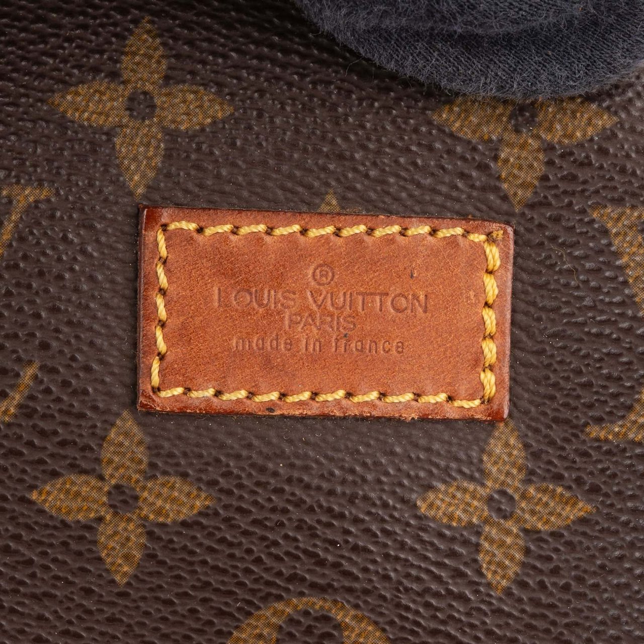 Louis Vuitton Louis Vuitton Monogram Canvas Saumur 35 Crossbody Bag Bruin