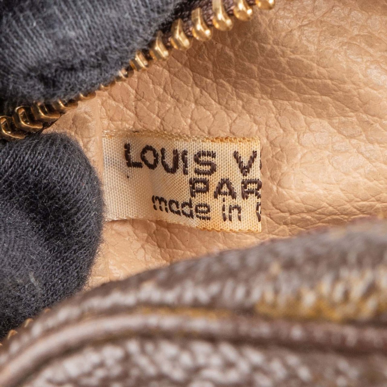 Louis Vuitton Louis Vuitton Canvas Monogram Trousse Toilette 23 Clutch Bruin