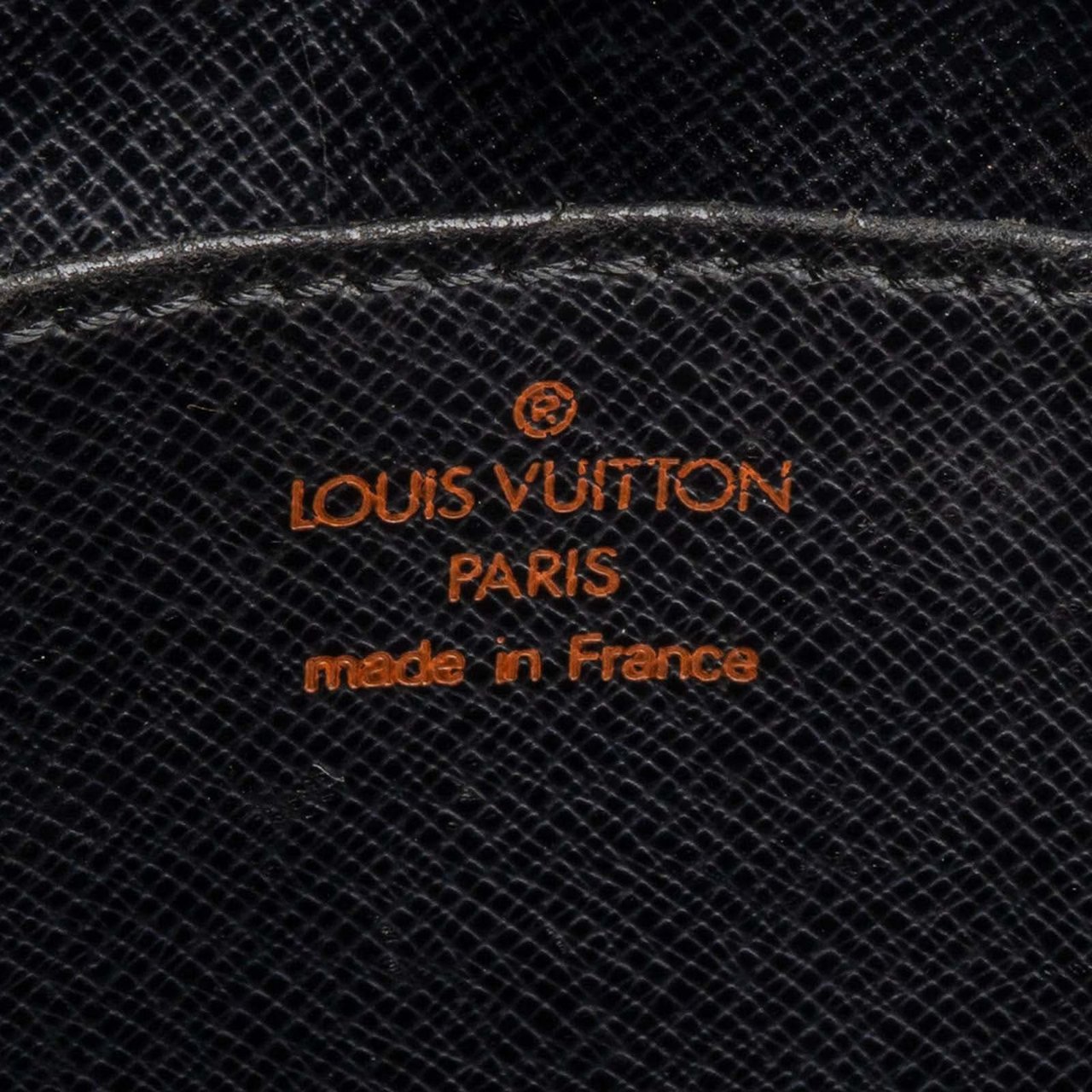 Louis Vuitton Louis Vuitton Noir Epi Leather Pochette Homme Clutch Zwart