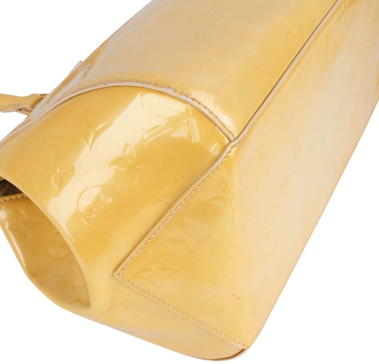 Louis Vuitton Louis Vuitton Monogram Vernis Leather Sherwood GM Handbag Geel