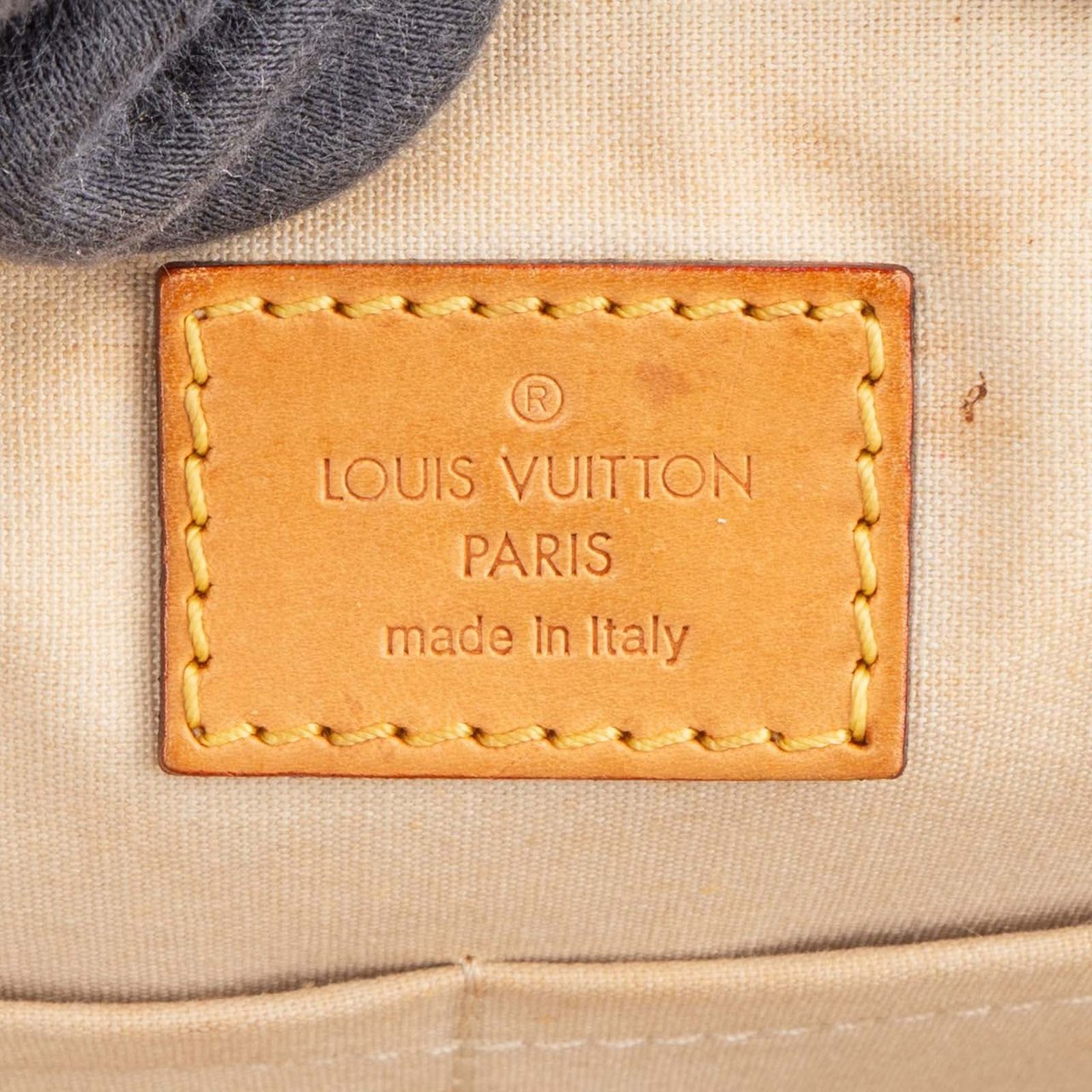 Louis Vuitton Louis Vuitton Monogram Vernis Leather Sherwood GM Handbag Geel