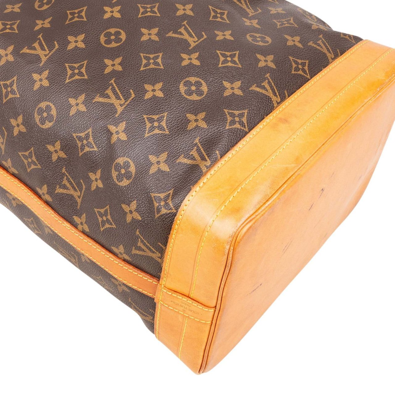 Louis Vuitton Louis Vuitton Monogram Canvas Sac Noé Grande Shoulder Bag Bruin