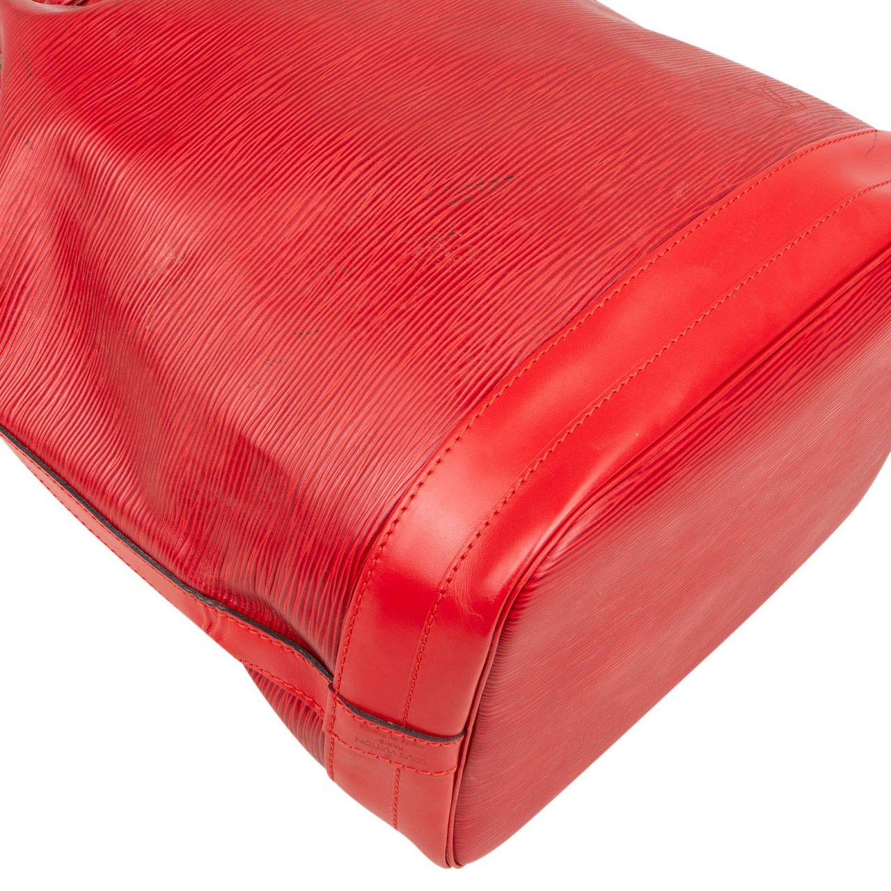 Louis Vuitton Red Epi Leather Sac Noé Grande Shoulder Bag Rood