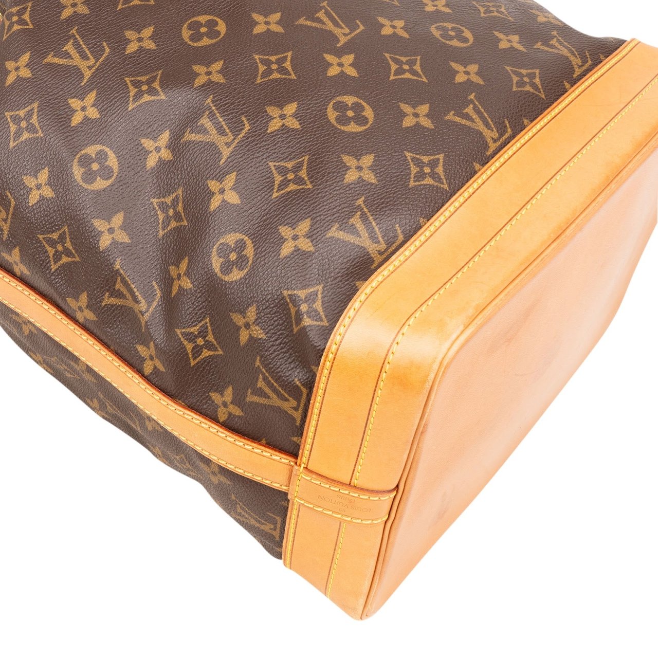 Louis Vuitton Louis Vuitton Monogram Canvas Sac Noé Grande Shoulder Bag Bruin