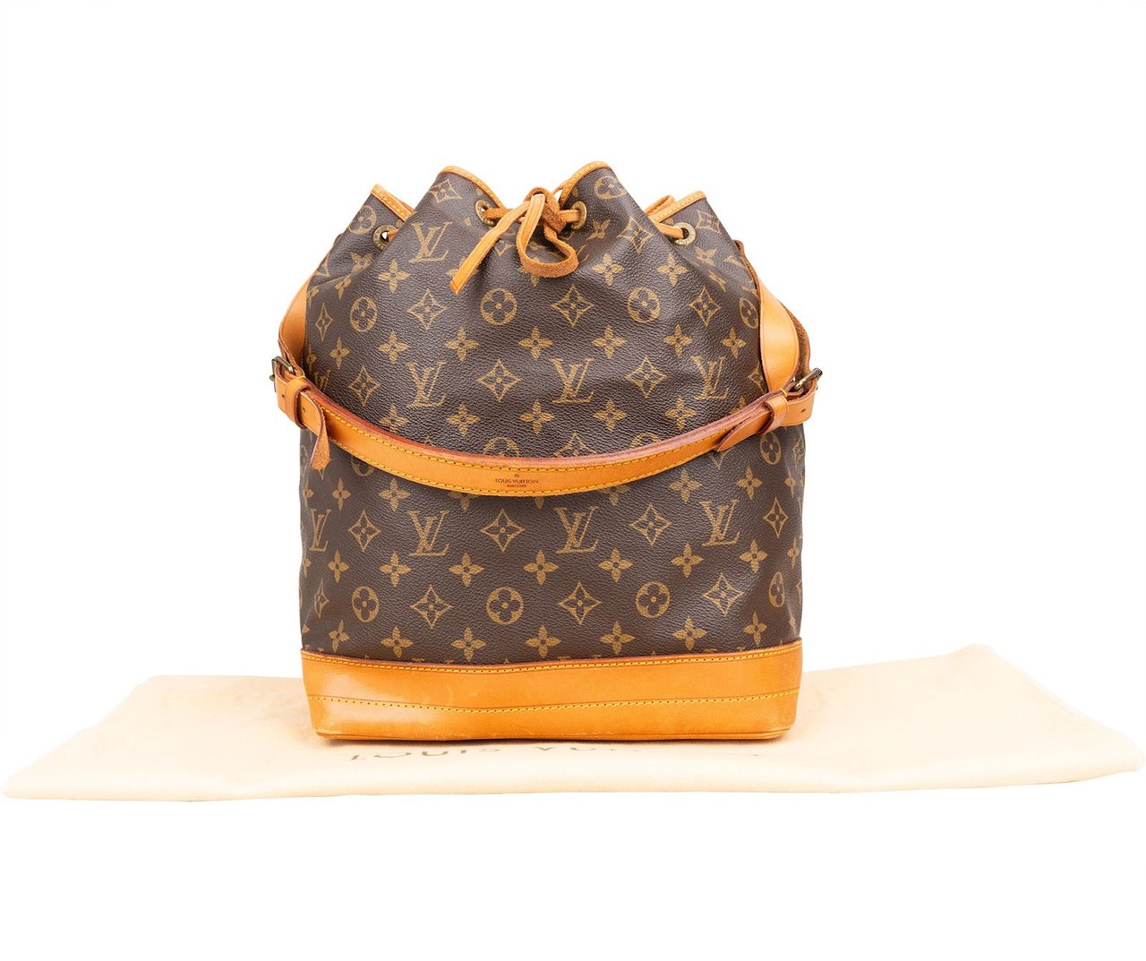 Louis Vuitton Louis Vuitton Monogram Canvas Sac Noé Grande Shoulder Bag Bruin