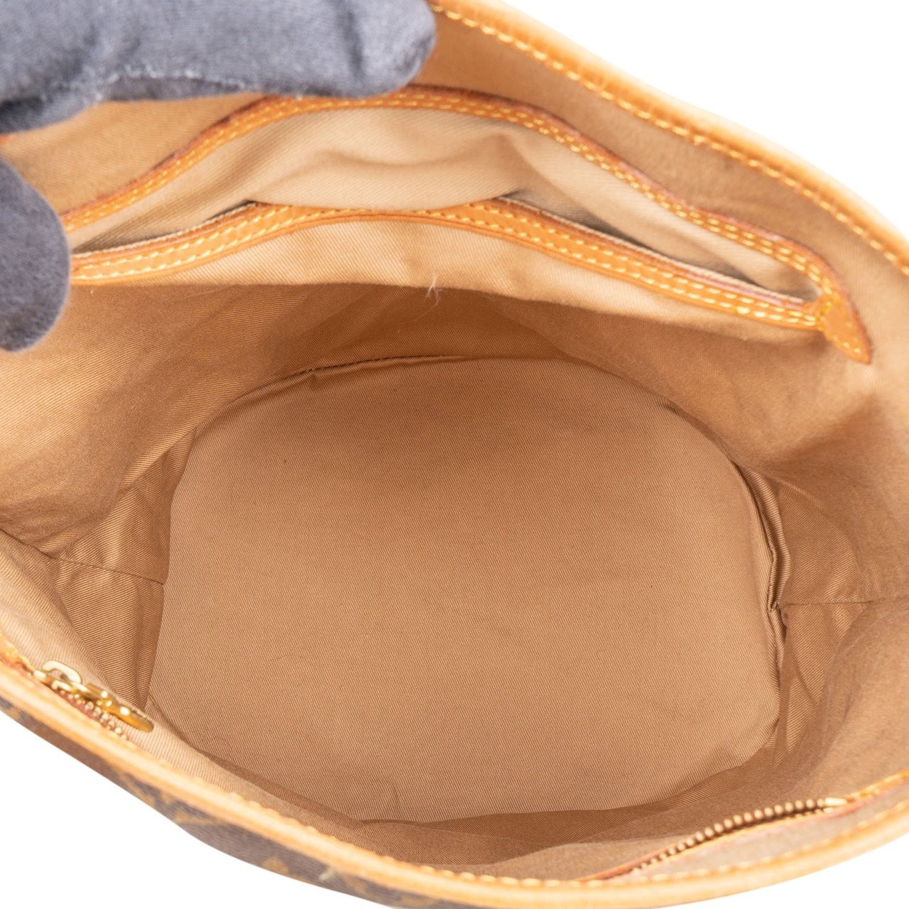Louis Vuitton Louis Vuitton Monogram Canvas Bucket GM Shoulder Bag Bruin
