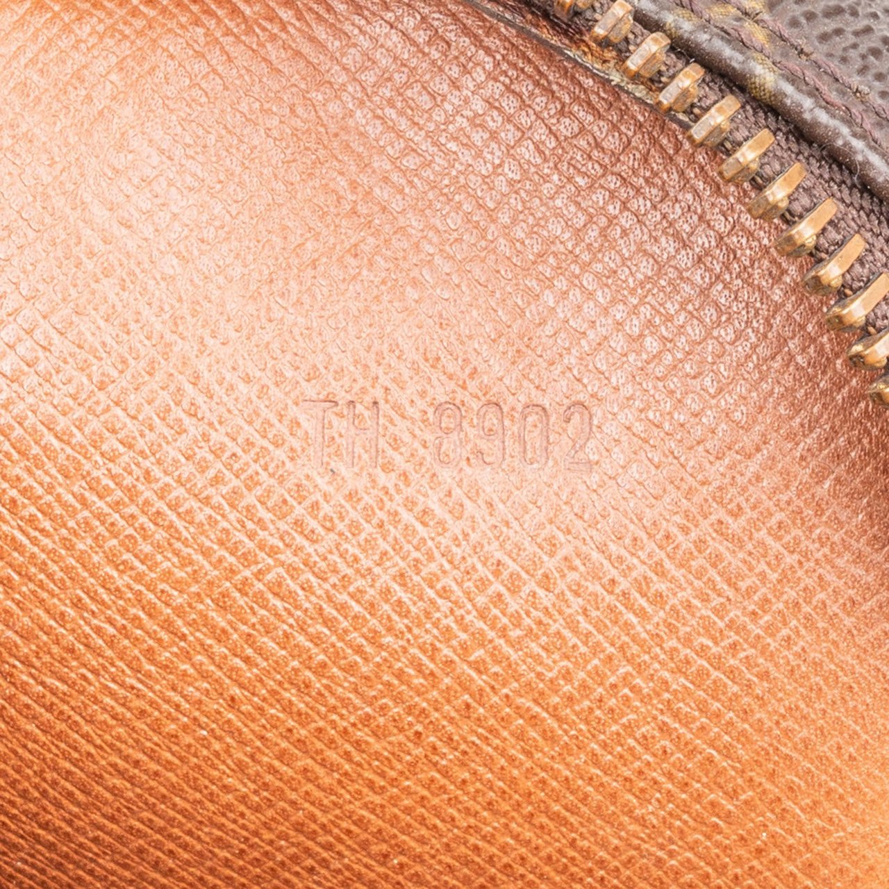 Louis Vuitton Louis Vuitton Canvas Monogram Marly Dragonne Clutch Bruin