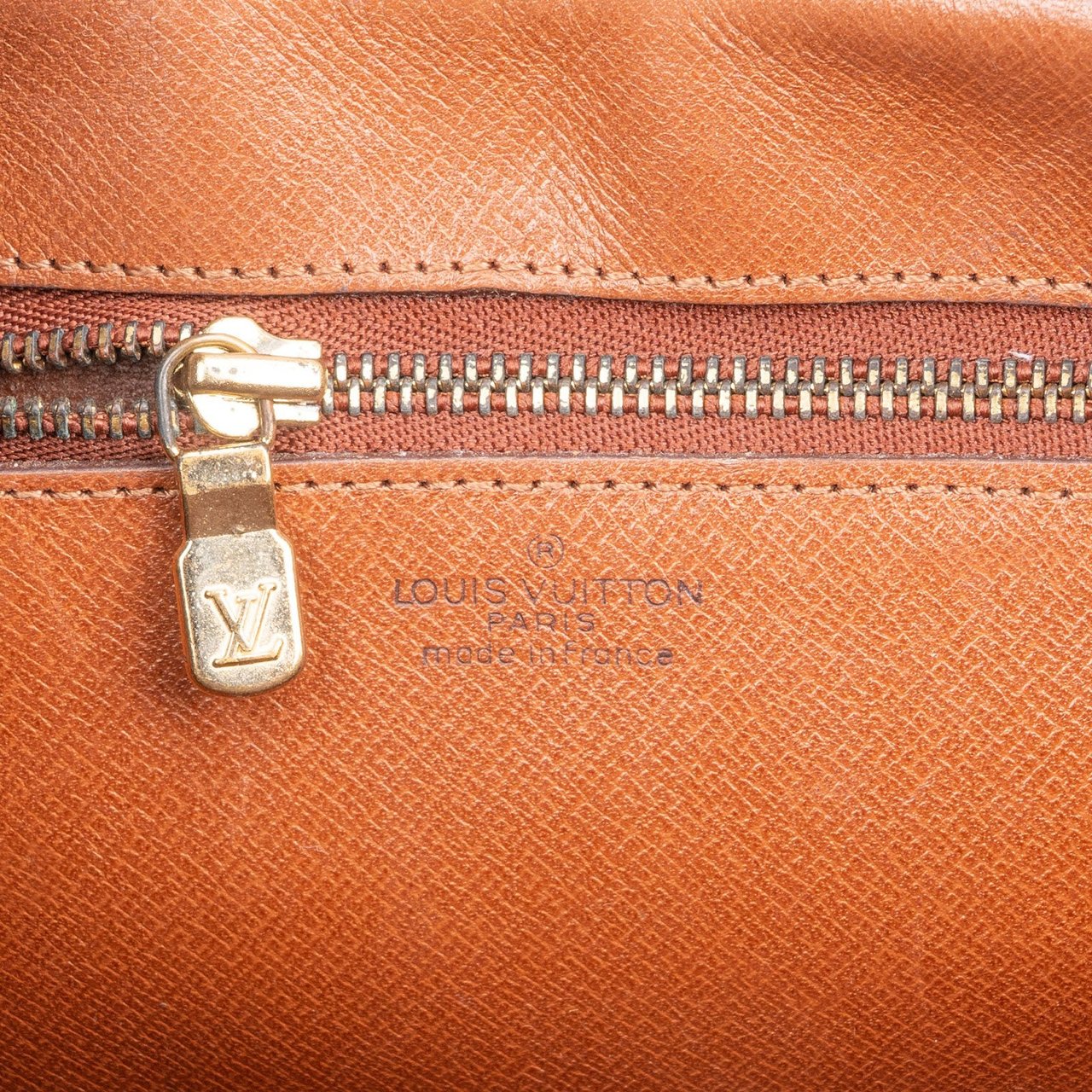 Louis Vuitton Louis Vuitton Canvas Monogram Marly Dragonne Clutch Bruin