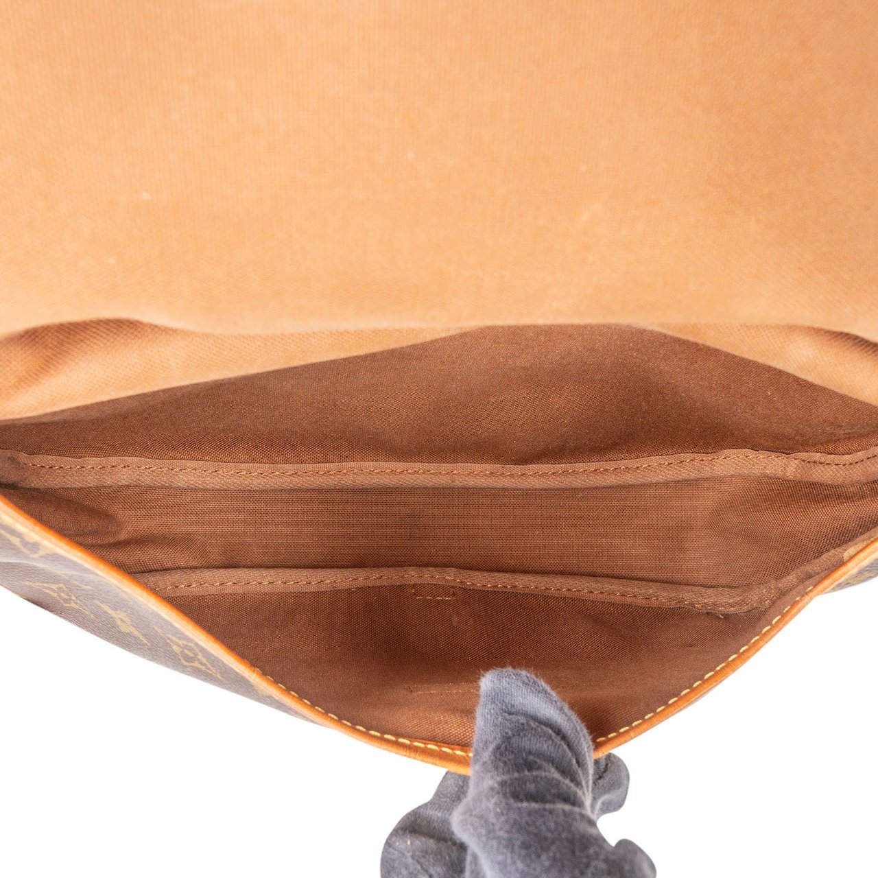 Louis Vuitton Louis Vuitton Monogram Canvas Saumur 30 Crossbody Bag Bruin