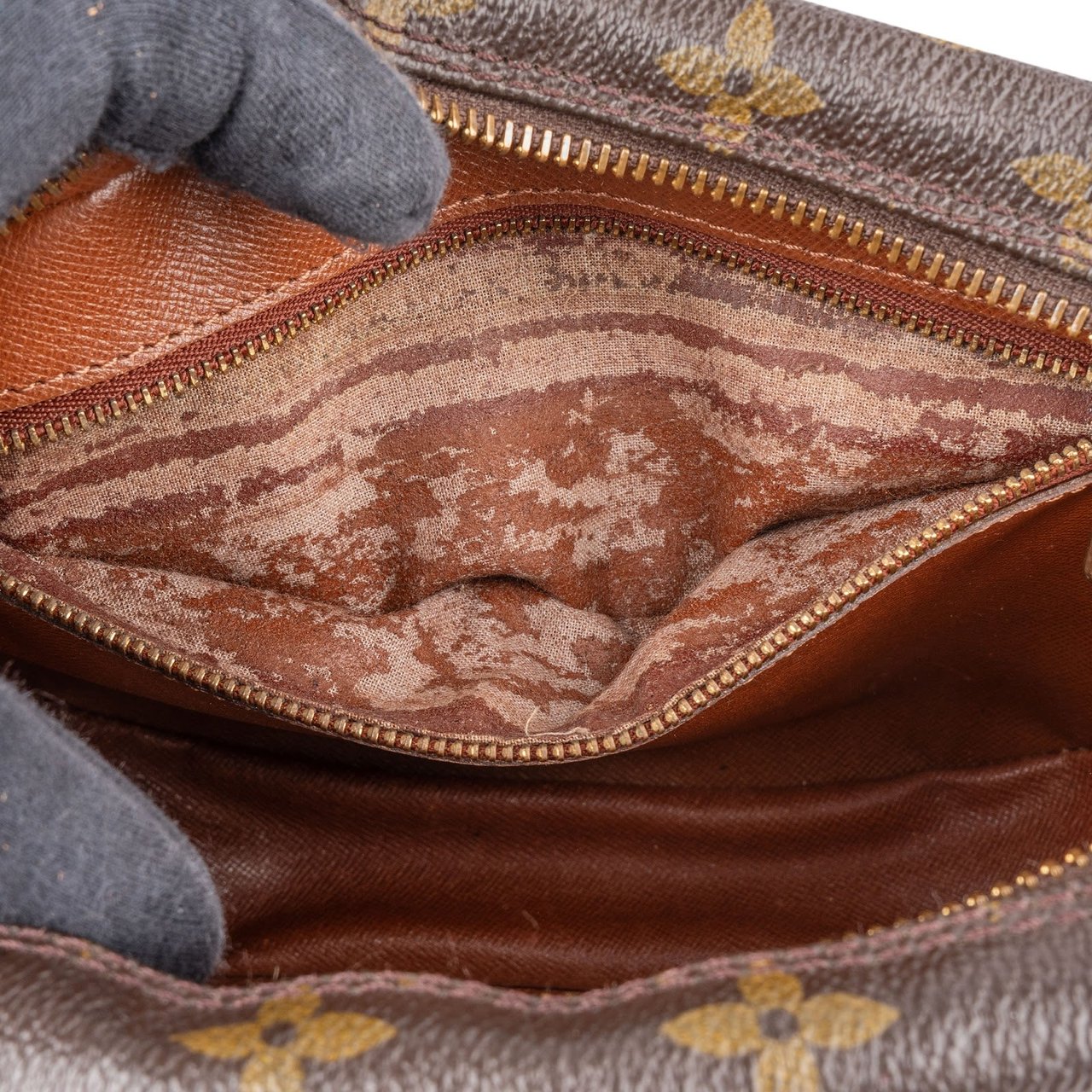 Louis Vuitton Louis Vuitton Monogram Canvas Jeune Fille GM Crossbody Bag Bruin