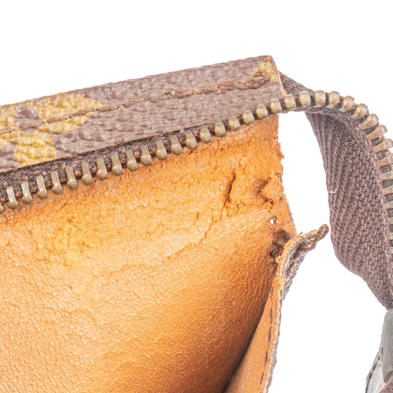 Louis Vuitton Louis Vuitton Monogram Canvas Poche Toilette 25 Clutch Bruin