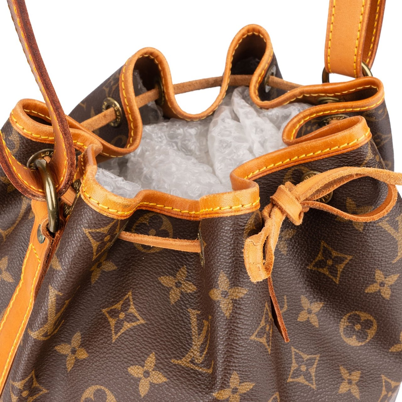Louis Vuitton Louis Vuitton Monogram Canvas Sac Noé Grande Shoulder Bag Bruin