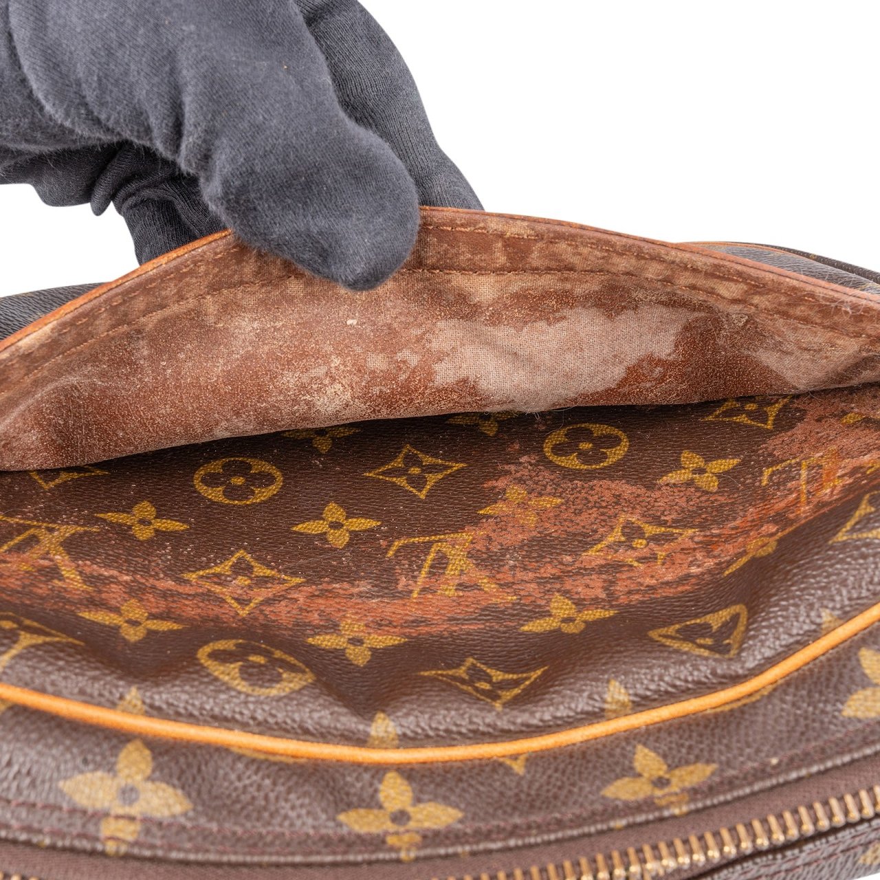 Louis Vuitton Louis Vuitton Monogram Canvas Jeune Fille MM Crossbody Bag Bruin