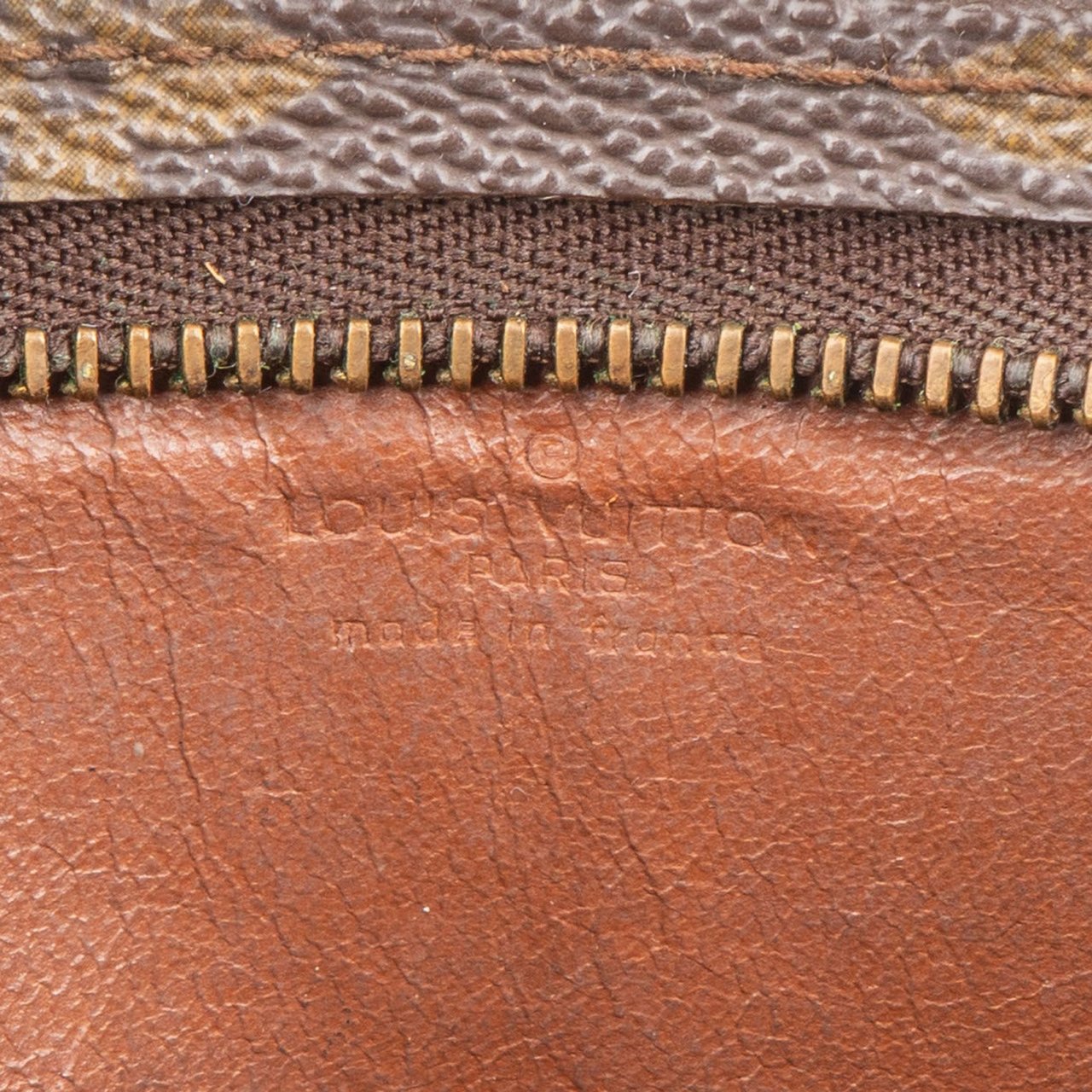 Louis Vuitton Louis Vuitton Monogram Canvas Poche Toilette 25 Clutch Bruin