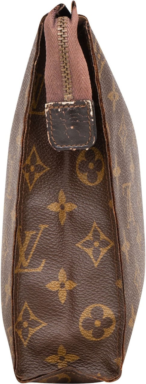 Louis Vuitton Louis Vuitton Monogram Canvas Poche Toilette 25 Clutch Bruin