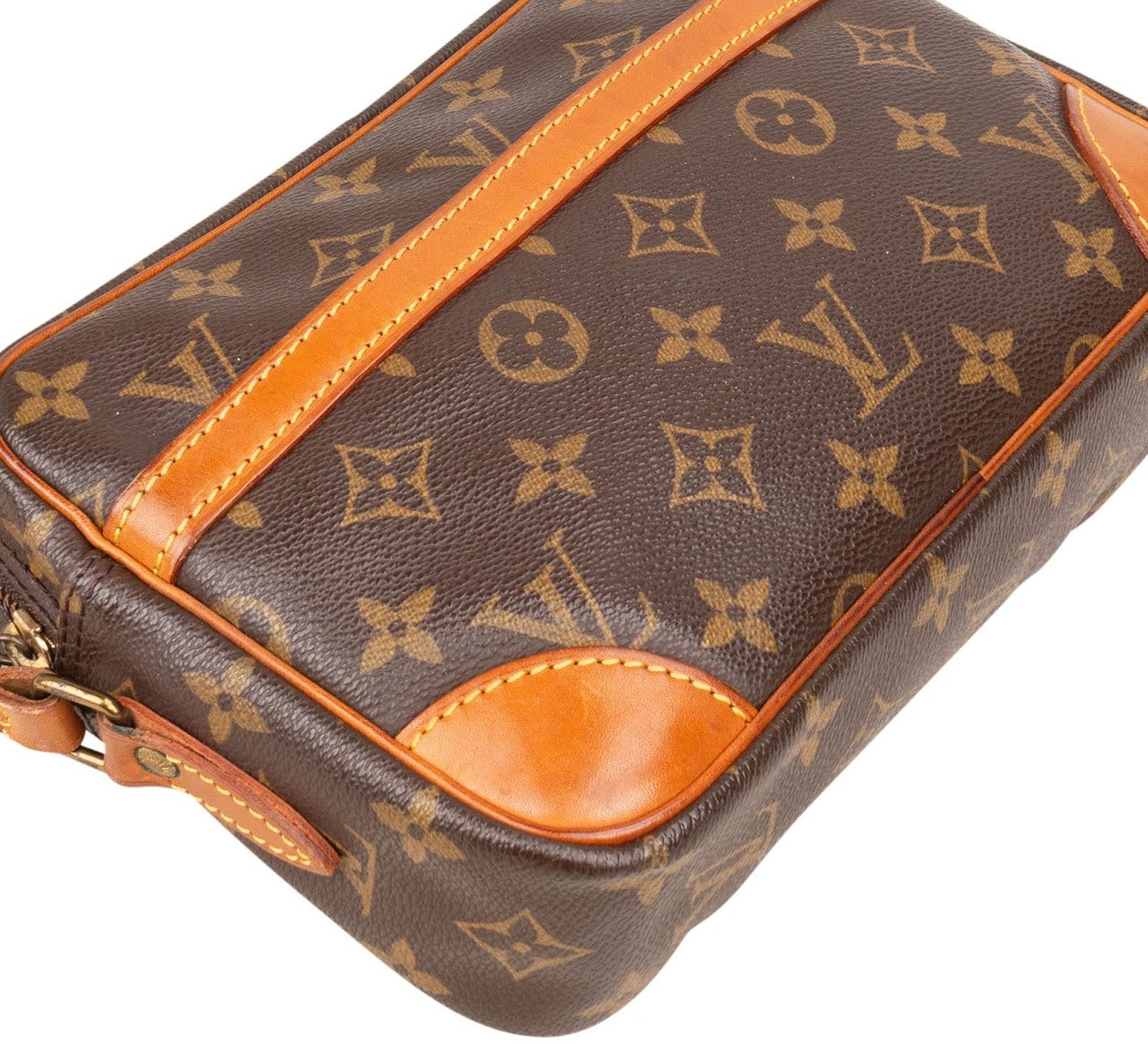 Louis Vuitton Louis Vuitton Monogram Canvas Trocadero 23 Crossbody Bag Bruin