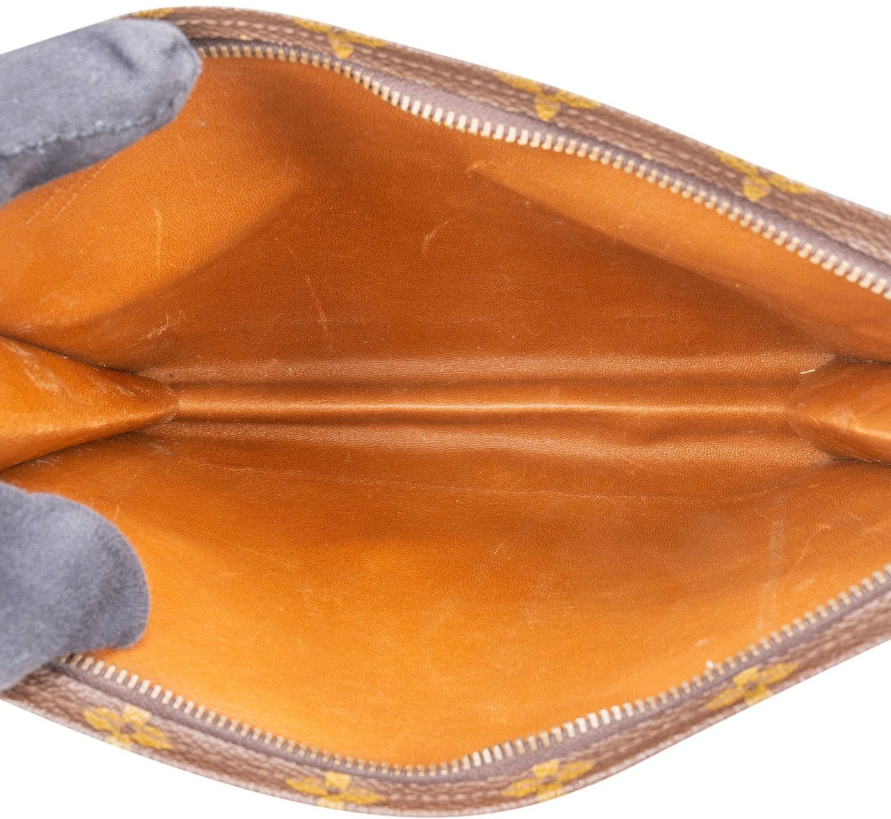 Louis Vuitton Louis Vuitton Monogram Canvas Poche Toilette 25 Clutch Bruin