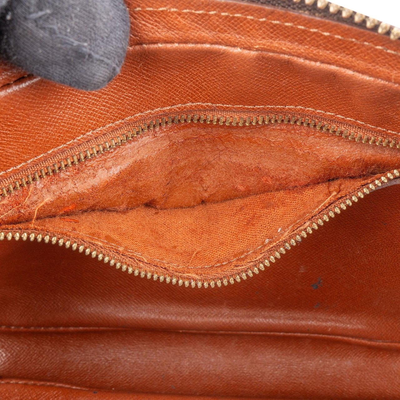 Louis Vuitton Louis Vuitton Canvas Monogram Marly Dragonne Clutch Bruin