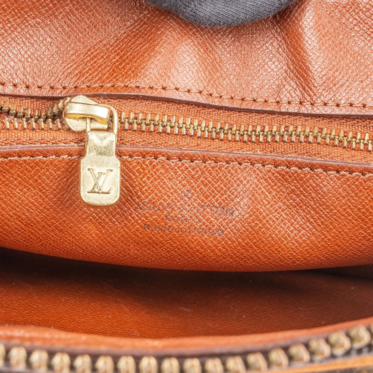 Louis Vuitton Louis Vuitton Canvas Monogram Marly Dragonne Clutch Bruin