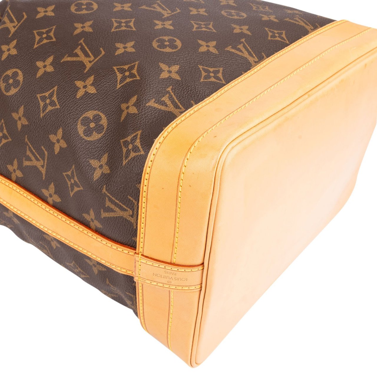 Louis Vuitton Louis Vuitton Monogram Canvas Sac Noé Grande Shoulder Bag Bruin