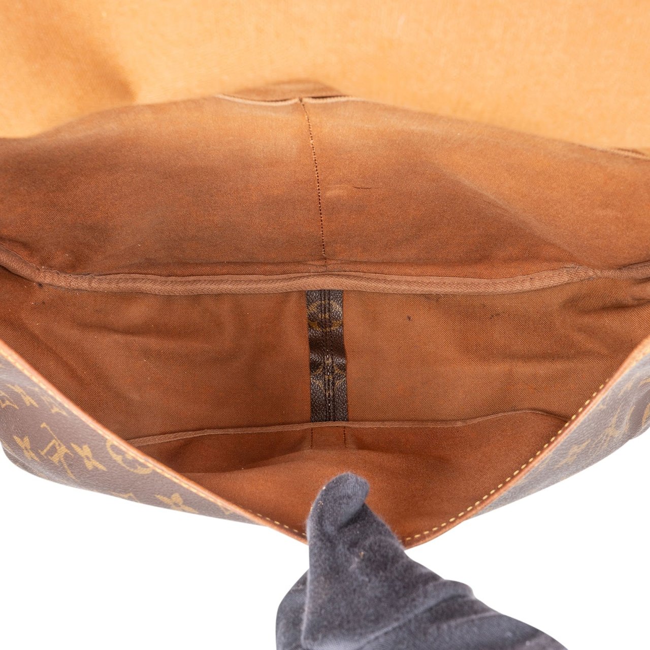 Louis Vuitton Louis Vuitton Monogram Canvas Saumur 35 Crossbody Bag Bruin