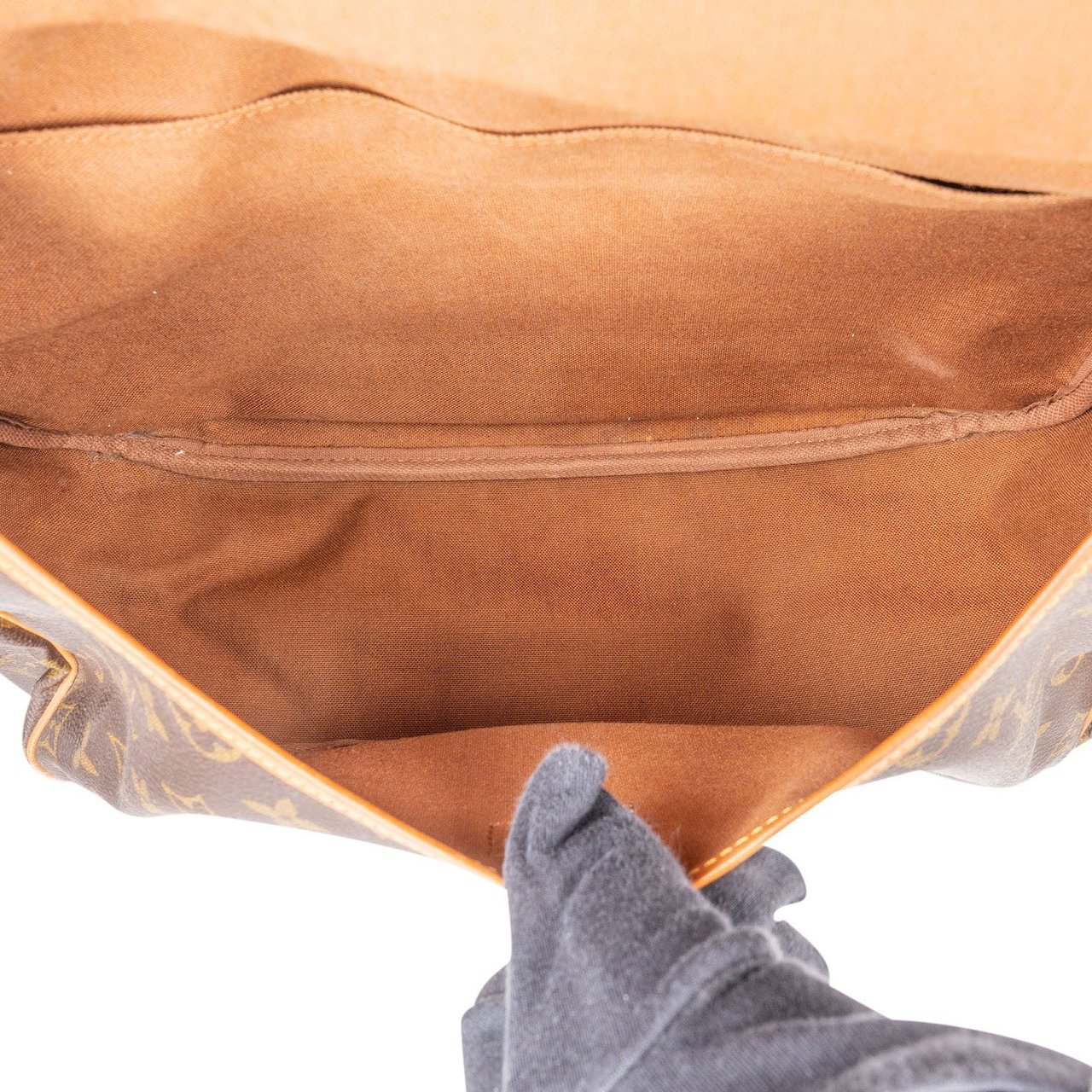 Louis Vuitton Louis Vuitton Monogram Canvas Saumur 35 Crossbody Bag Bruin