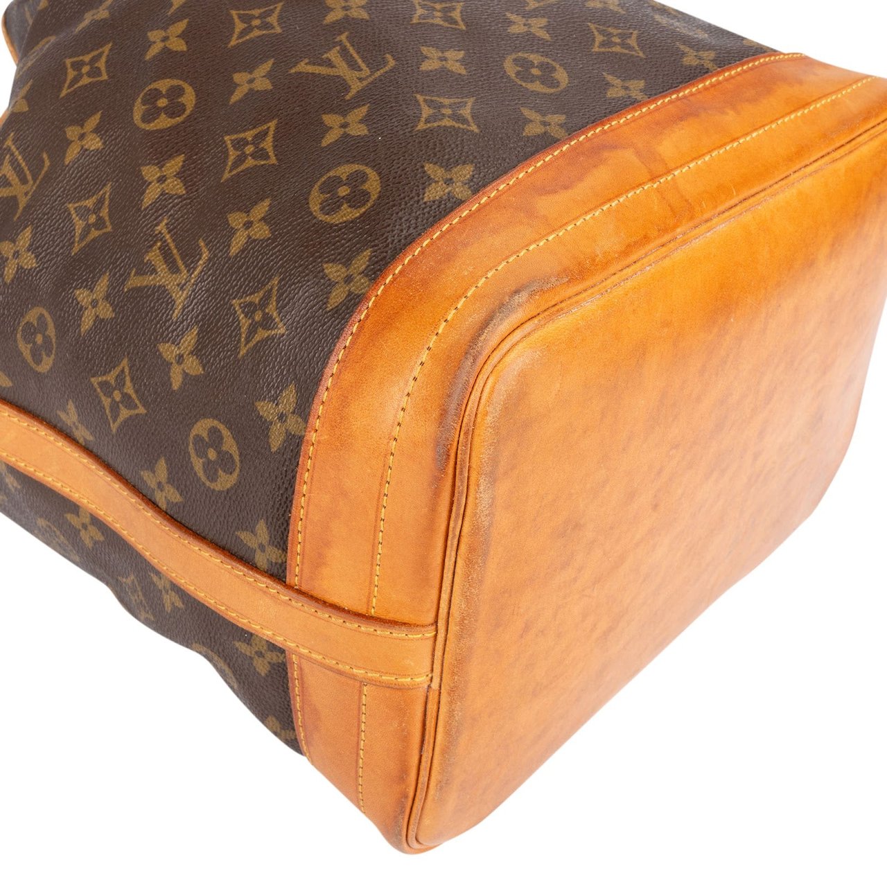 Louis Vuitton Louis Vuitton Monogram Canvas Sac Noé Grande Shoulder Bag Bruin