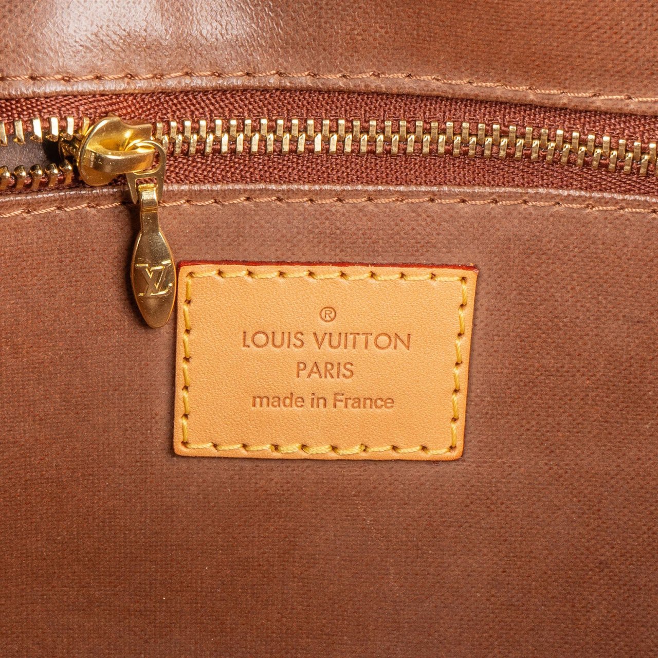 Louis Vuitton Monogram Canvas Toiletry 25 Bag Bruin