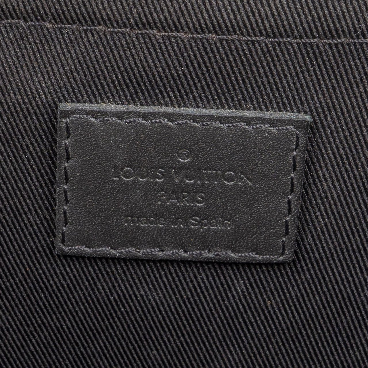 Louis Vuitton Louis Vuitton Monogram Shadow Leather Pochette Discovery Laptop Clutch Zwart