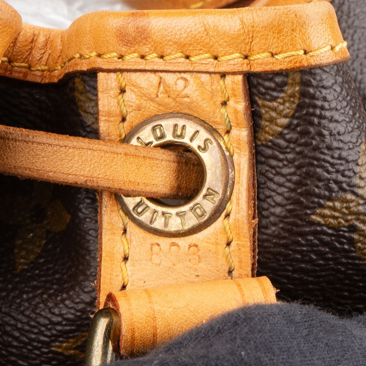 Louis Vuitton Louis Vuitton Monogram Canvas Sac Noé Grande Shoulder Bag Bruin