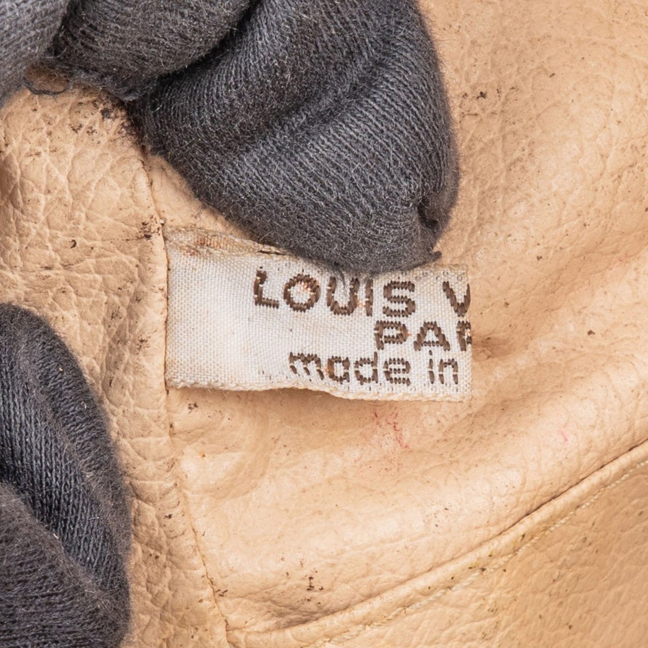 Louis Vuitton Louis Vuitton Monogram Canvas Trousse de Toilette 28 Clutch Bruin