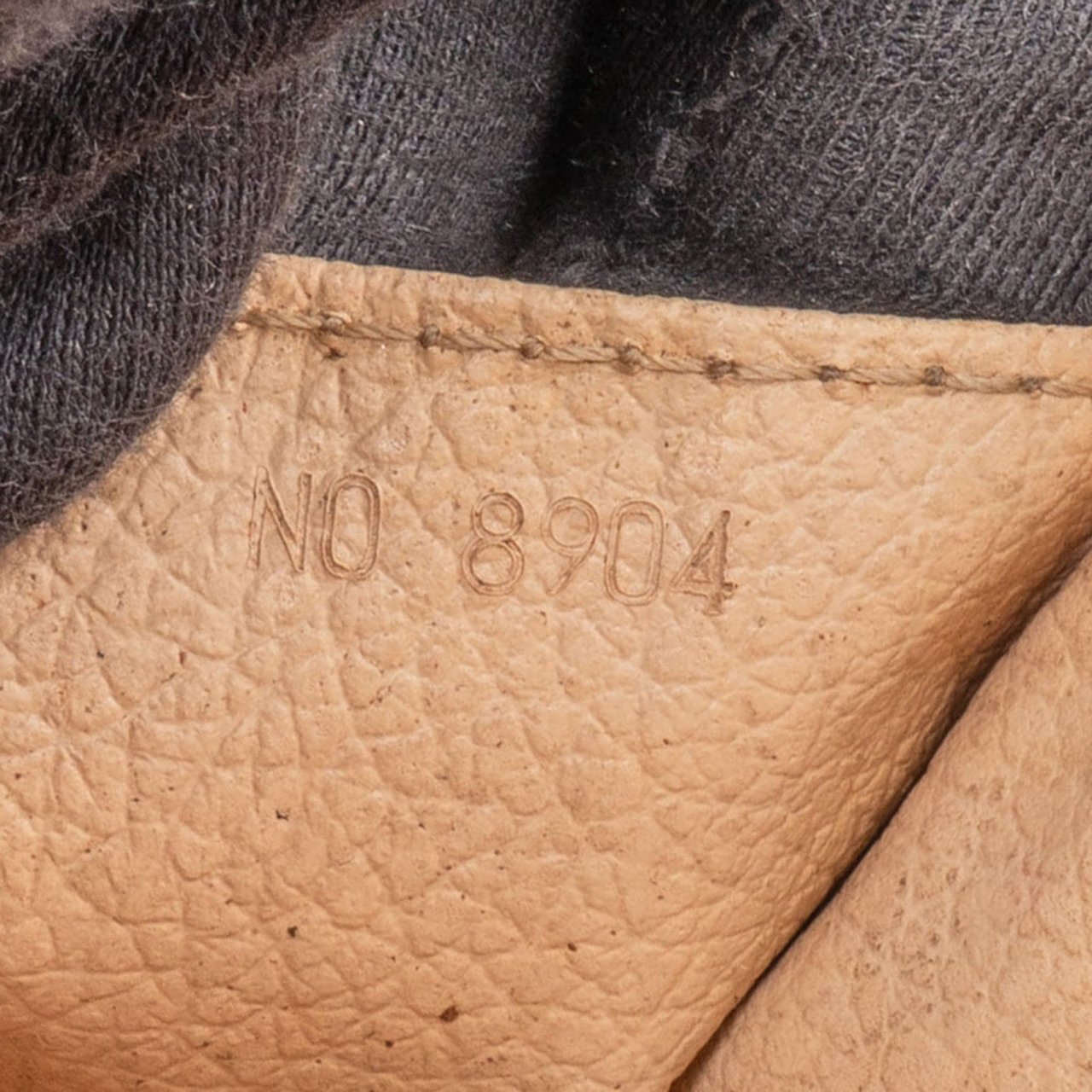 Louis Vuitton Louis Vuitton Monogram Canvas Trousse de Toilette 28 Clutch Bruin